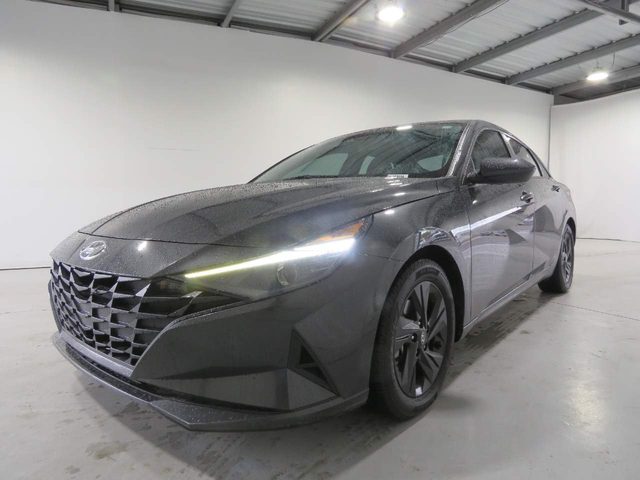 2023 Hyundai Elantra SEL FWD photo