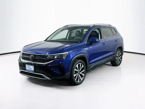 2022 Volkswagen Taos SE AWD photo