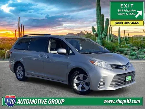 2019 Toyota Sienna XLE FWD photo