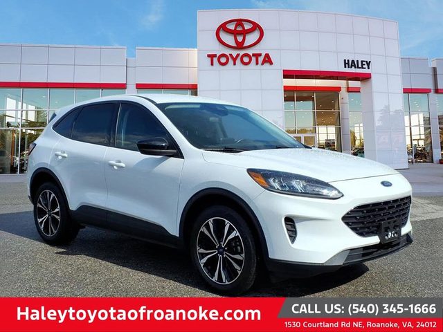 2022 Ford Escape SE AWD photo