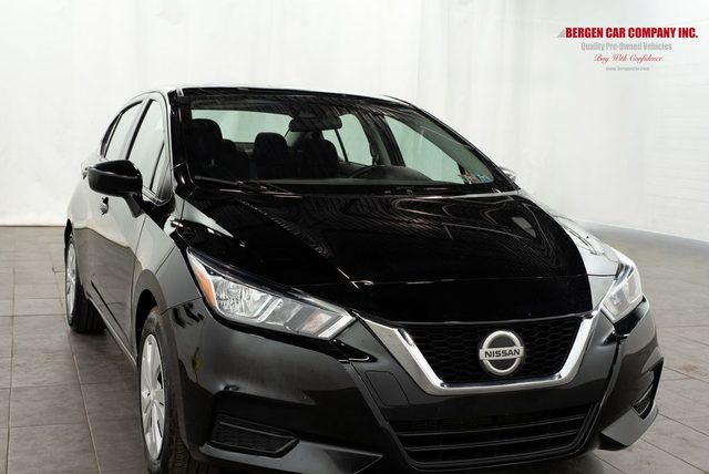 2022 Nissan Versa S FWD photo