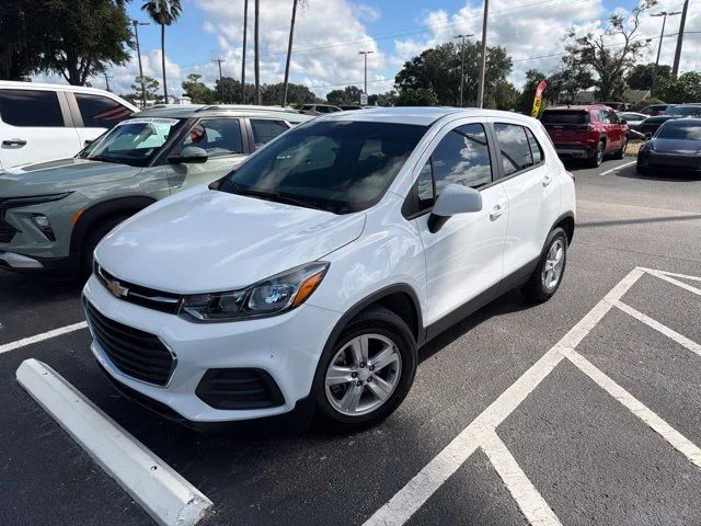 2022 Chevrolet Trax LS FWD photo