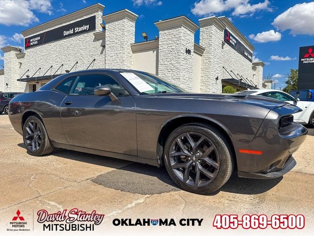 2022 Dodge Challenger SXT RWD photo