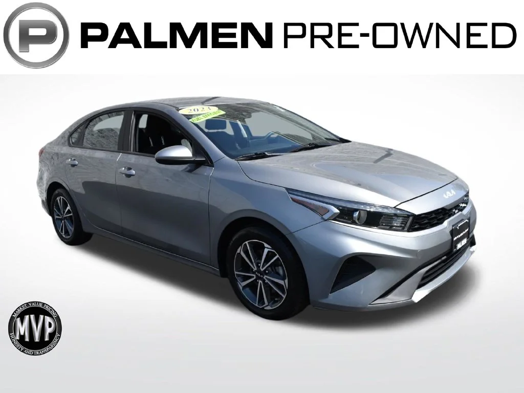 2023 Kia Forte LXS FWD photo