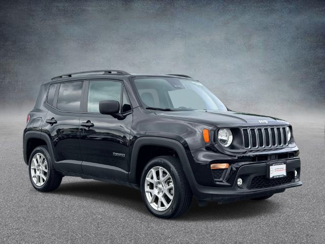 2022 Jeep Renegade Latitude 4WD photo