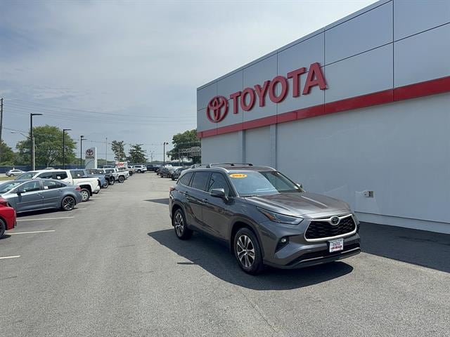 2022 Toyota Highlander XLE AWD photo