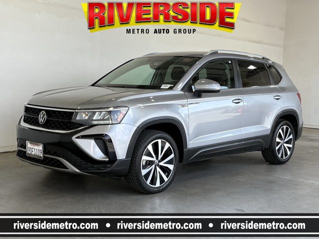 2022 Volkswagen Taos SE FWD photo