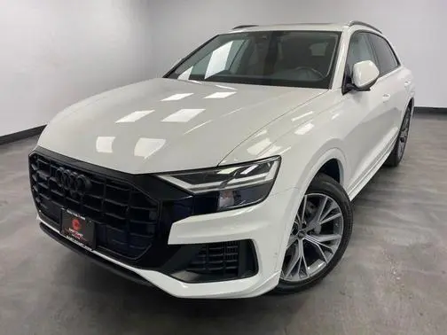 2022 Audi Q8 Premium AWD photo