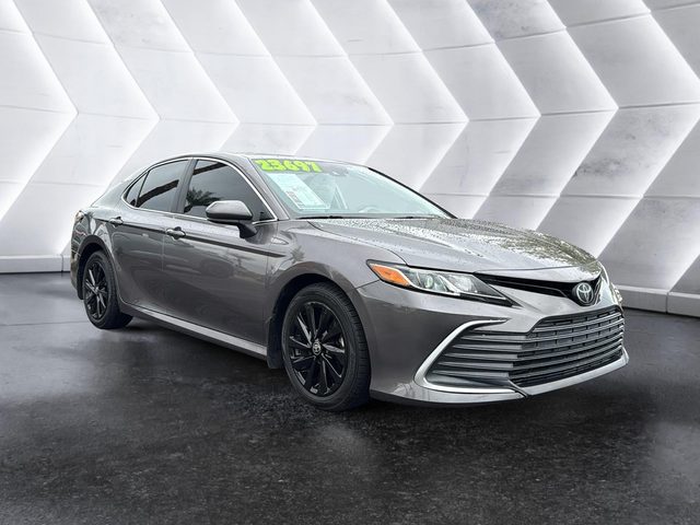 2023 Toyota Camry LE FWD photo