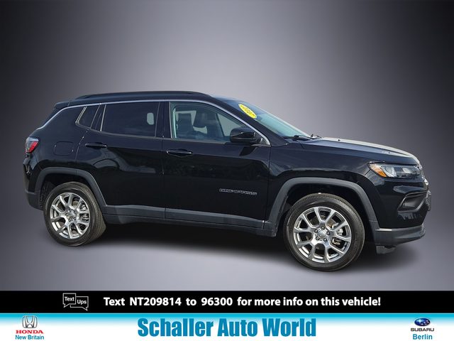 2022 Jeep Compass Latitude Lux 4WD photo