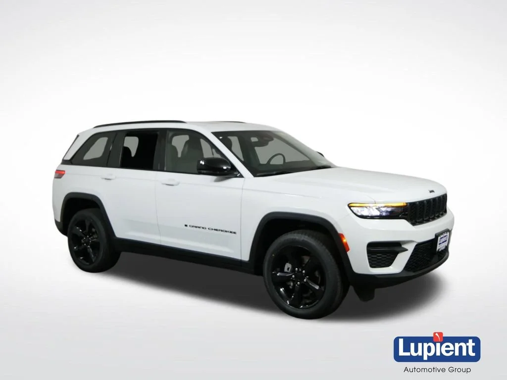 2023 Jeep Grand Cherokee Altitude 4WD photo