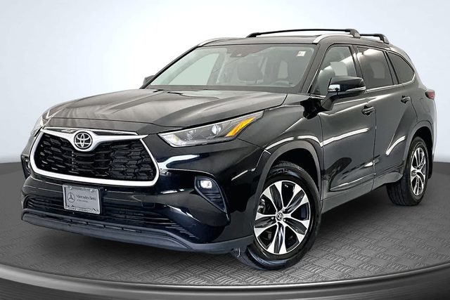 2022 Toyota Highlander XLE AWD photo