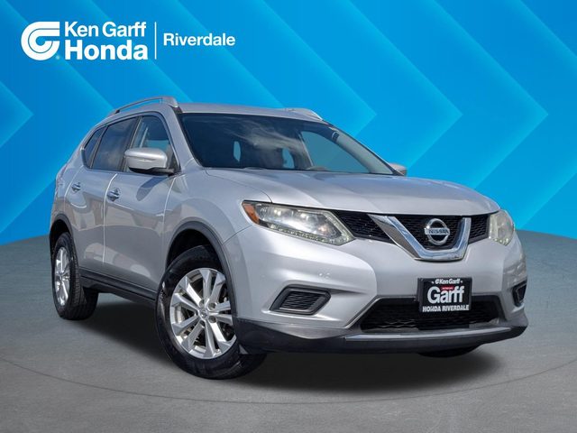 2015 Nissan Rogue SV FWD photo