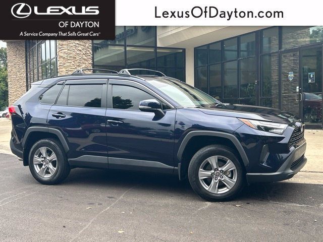 2022 Toyota RAV4 XLE FWD photo