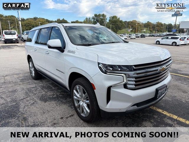 2023 Chevrolet Suburban High Country 4WD photo