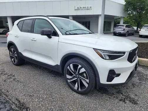 2023 Volvo XC40 Plus Dark Theme AWD photo