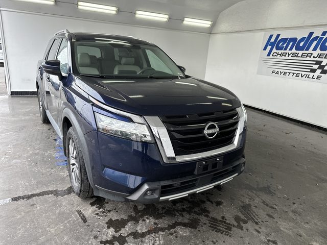 2022 Nissan Pathfinder SL 4WD photo