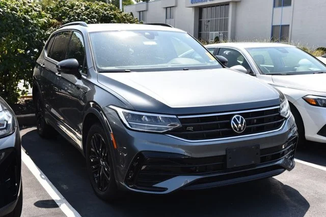 2022 Volkswagen Tiguan SE R-Line Black AWD photo
