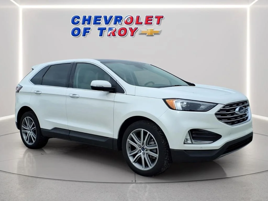 2022 Ford Edge Titanium AWD photo