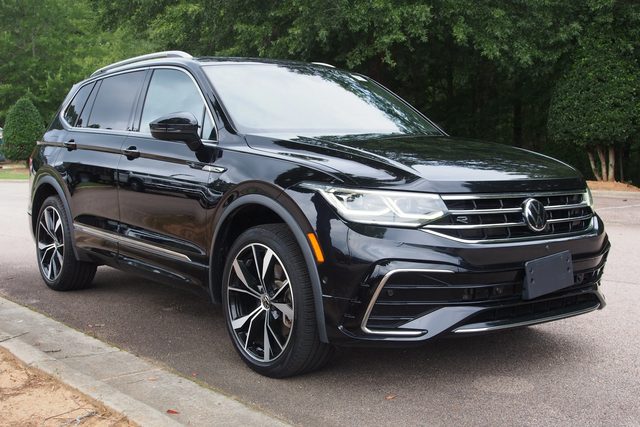 2022 Volkswagen Tiguan SEL R-Line AWD photo