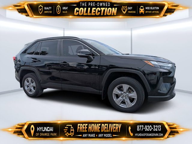 2022 Toyota RAV4 XLE FWD photo