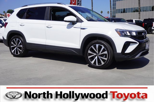2022 Volkswagen Taos SE AWD photo
