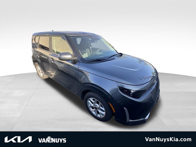 2023 Kia Soul LX FWD photo