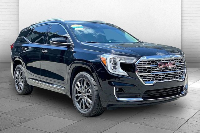 2022 GMC Terrain Denali AWD photo