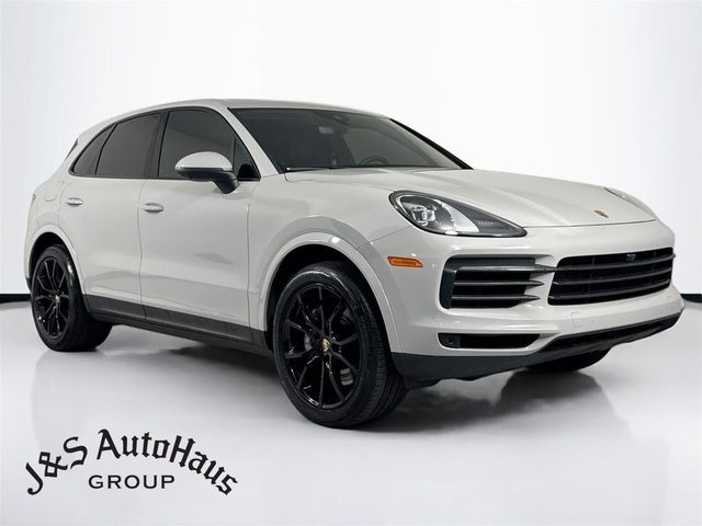 2023 Porsche Cayenne Platinum Edition AWD photo