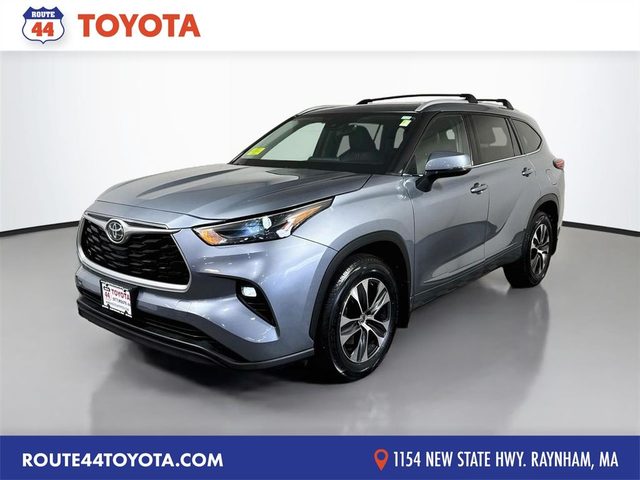 2022 Toyota Highlander XLE AWD photo