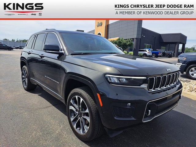 2023 Jeep Grand Cherokee Overland 4WD photo