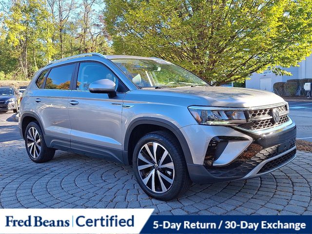 2022 Volkswagen Taos SE AWD photo