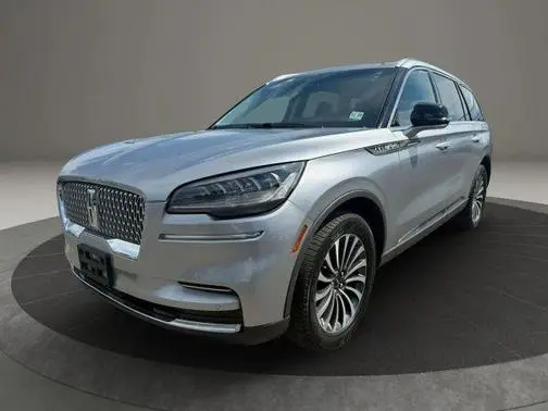 2023 Lincoln Aviator Standard AWD photo
