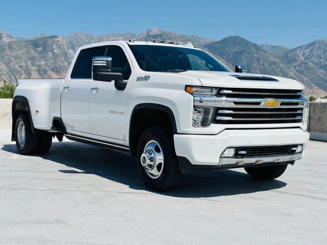 2023 Chevrolet Silverado 3500HD High Country 4WD photo