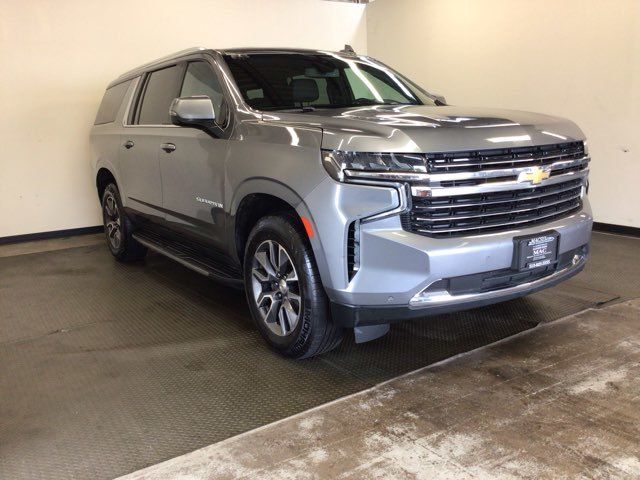 2022 Chevrolet Suburban LT 4WD photo