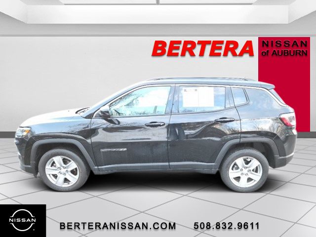 2022 Jeep Compass Latitude 4WD photo