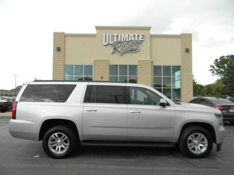 2019 Chevrolet Suburban LT 4WD photo