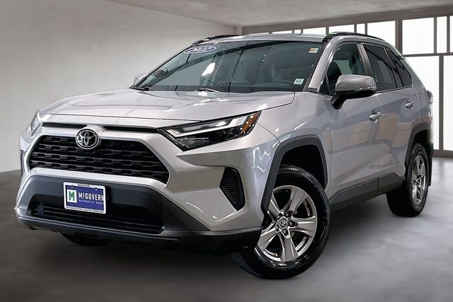 2022 Toyota RAV4 XLE AWD photo