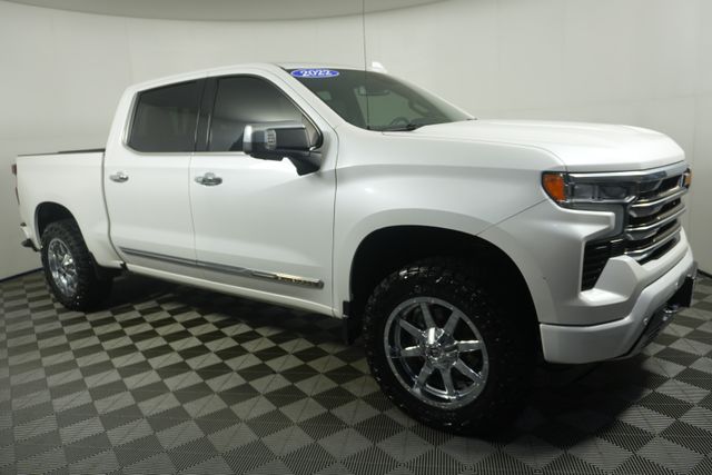 2022 Chevrolet Silverado 1500 High Country 4WD photo