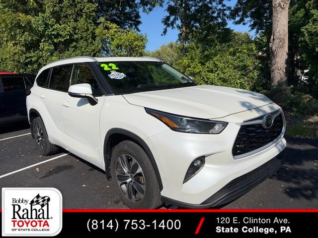 2022 Toyota Highlander XLE AWD photo