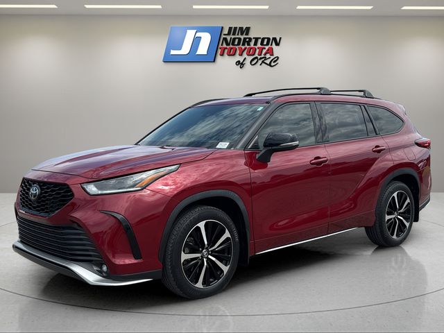 2022 Toyota Highlander XSE FWD photo