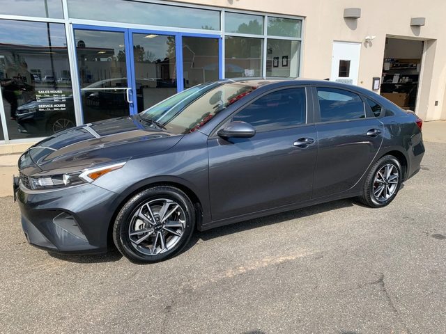 2023 Kia Forte LXS FWD photo
