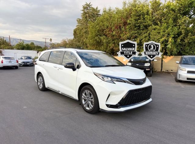 2022 Toyota Sienna XSE AWD photo