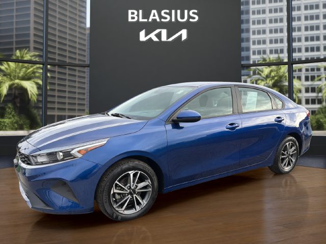 2023 Kia Forte LXS FWD photo
