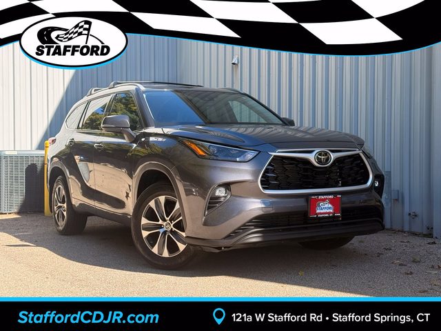 2022 Toyota Highlander XLE AWD photo