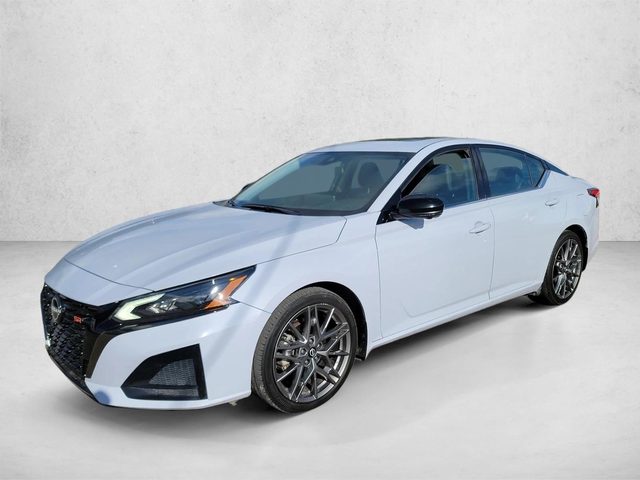 2023 Nissan Altima 2.0 SR FWD photo