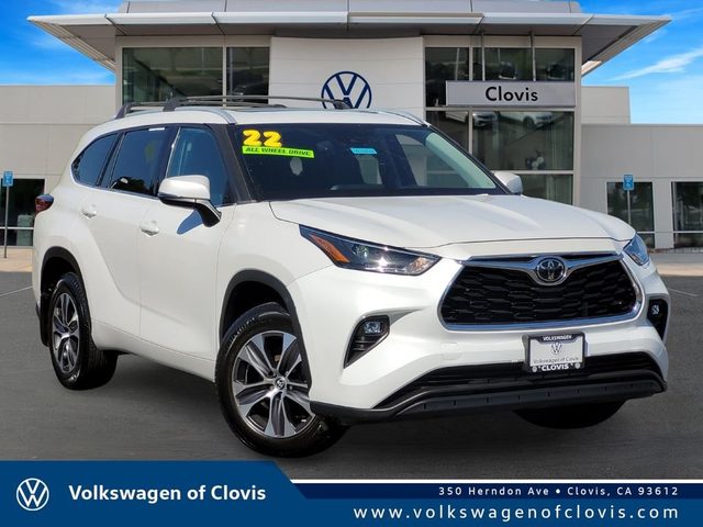 2022 Toyota Highlander XLE AWD photo