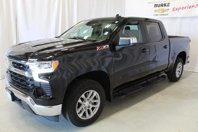 2022 Chevrolet Silverado 1500 LT 4WD photo