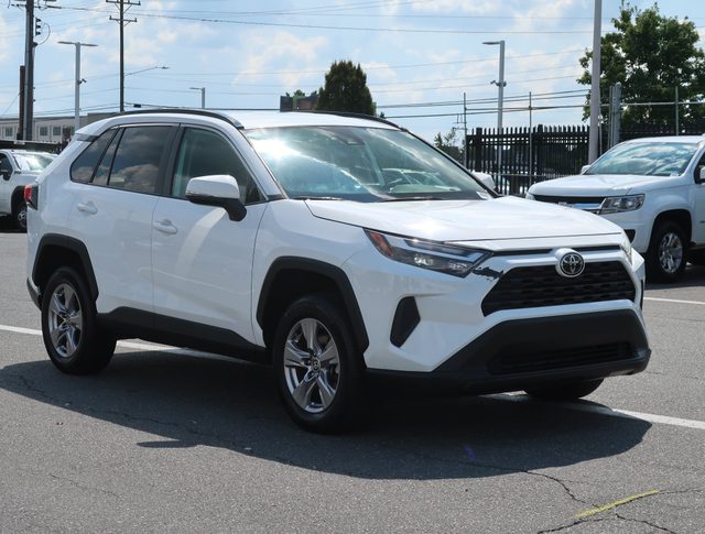 2022 Toyota RAV4 XLE FWD photo