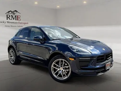 2023 Porsche Macan AWD photo